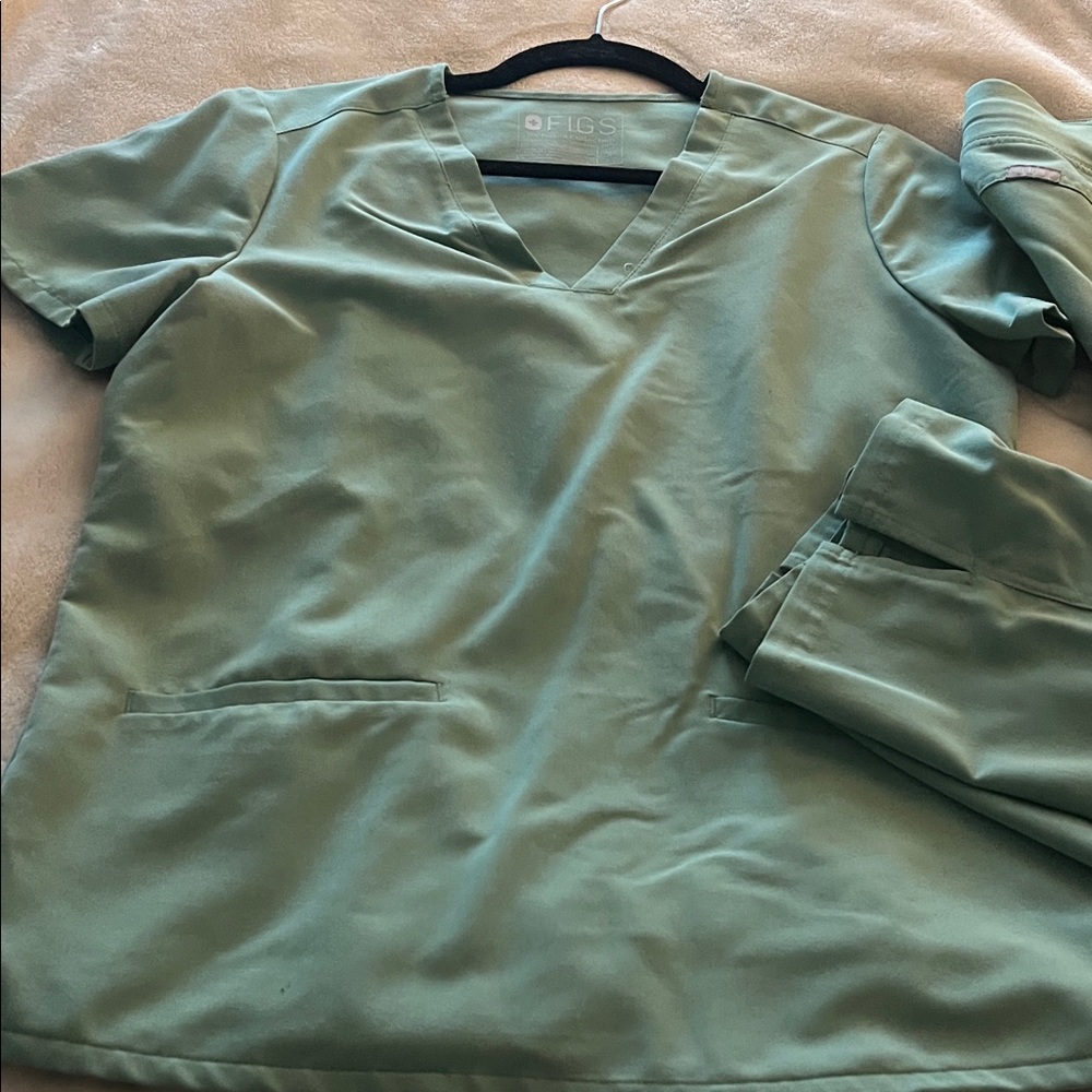 Figs Mint Green Scrub Ensemble